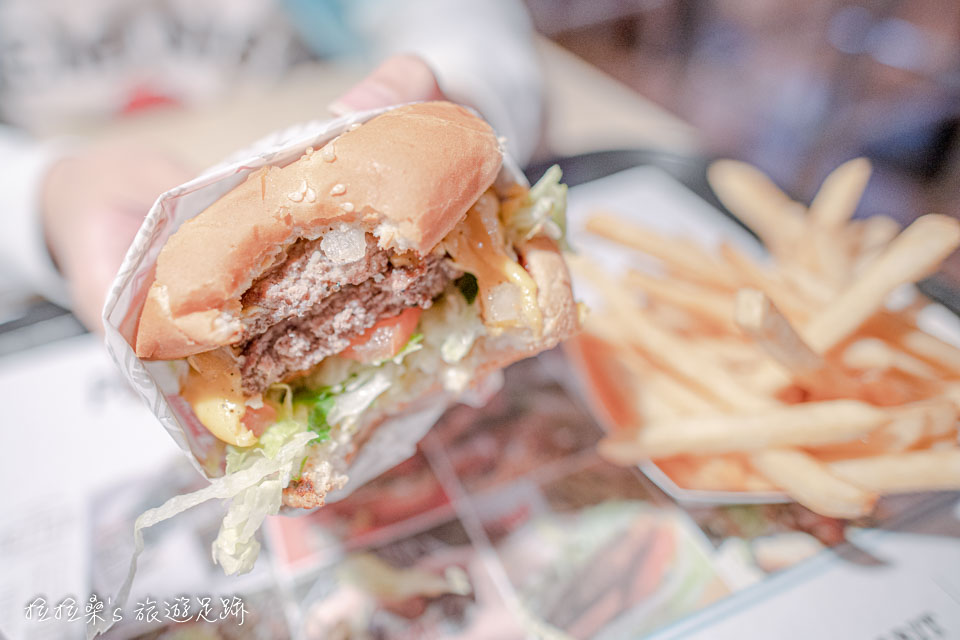 Habit Burger 的 Charburger漢堡肉
還帶著淡淡的烤肉香氣，增添了不少風味