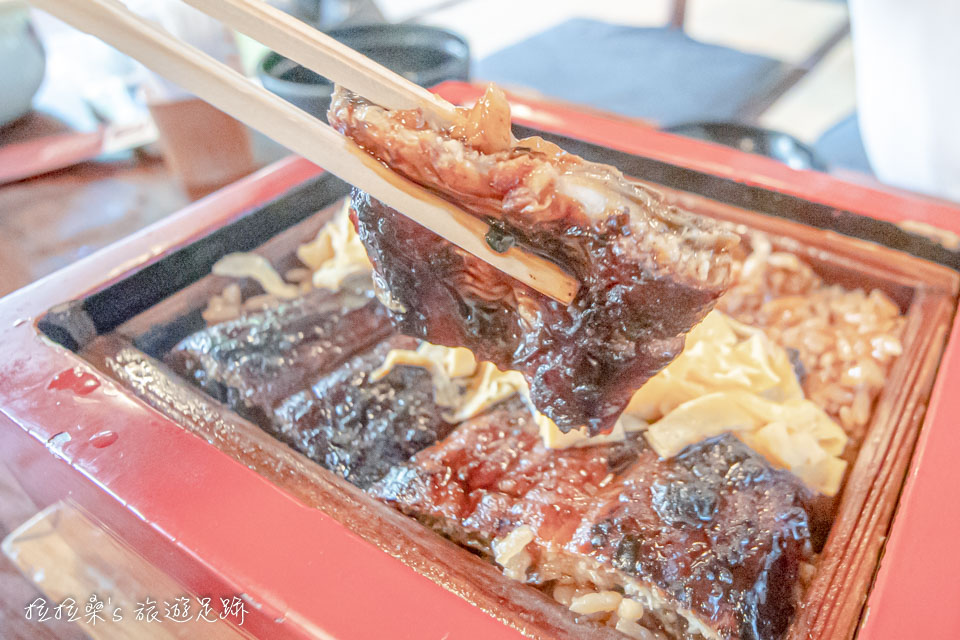 日本柳川元祖本吉屋，傳承百年的蒸籠鰻魚飯，老店裡不同凡響的飄香美食