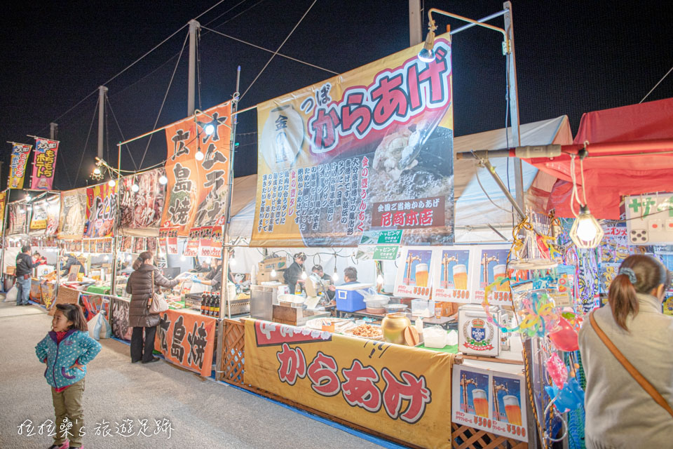 沖繩八社之一的沖宮，新年時的市集雖然不算大，但吃的選擇倒還不少