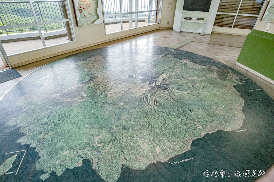 日本櫻島湯之平展望所2樓的觀景台