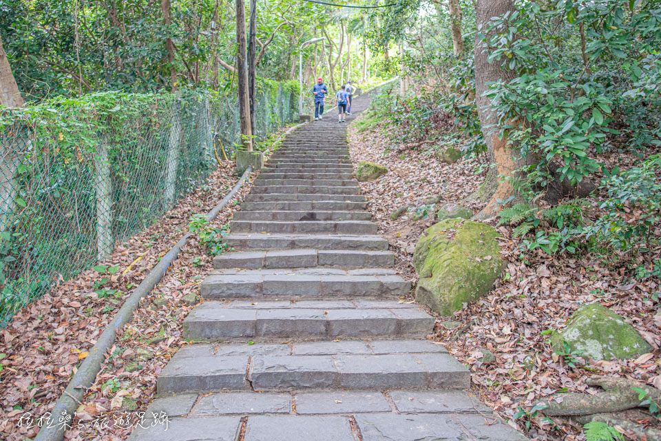 台北天母古道路水管路步道前800公尺為一路陡上的千階樓梯