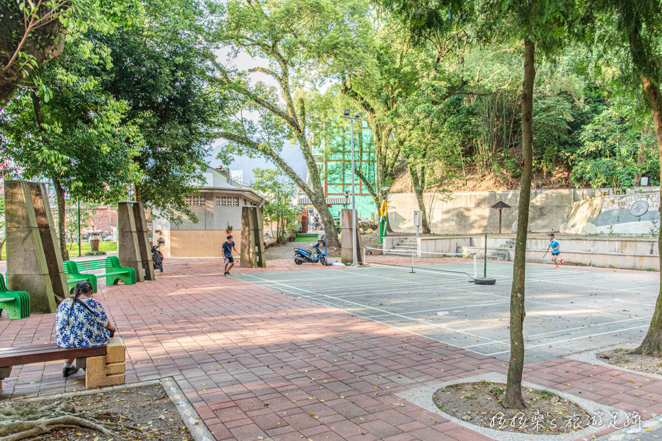 南投埔里台灣地理中心碑裡頭的幽靜小公園